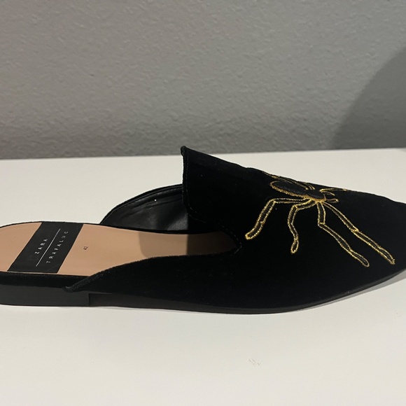 Black and Gold Spider Slippers/ Mules Trafaluc - Picture 7 of 14